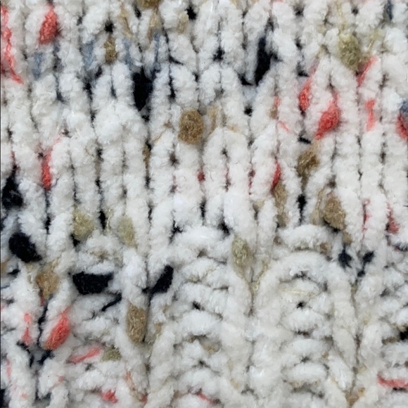 Cropped White & Speckled Soft Knit Sweater - Picture 7 of 13